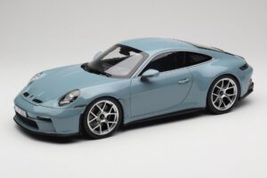 Porsche 911 992 S/T Meisenblau Norev 1:12 127550 Metal