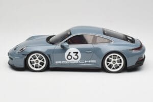 Porsche 911 992 ST Gentian Blue Metallic GT Spirit 1:18 GT491 Resina - imagem 3 de 6