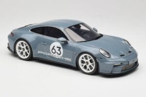 Porsche 911 992 ST Gentian Blue Metallic GT Spirit 1:18 GT491 Resina - imagem 4 de 6