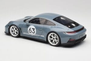 Porsche 911 992 ST Gentian Blue Metallic GT Spirit 1:18 GT491 Resina - imagem 5 de 6