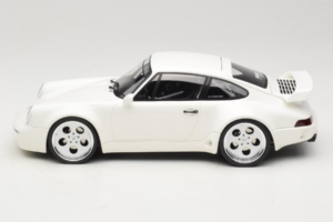 Porsche 911 992 Strosek Giga White GT Spirit 1:18 GT525 Resina - imagem 3 de 6