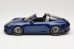 Porsche 911 992 Targa 4 GTS Blue Metallic Minichamps 1:18 155061060 Metal - imagem 3 de 6