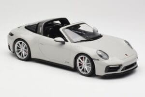 Porsche 911 992 Targa 4 GTS Cinzento Minichamps 1:18 155061064 Metal - imagem 4 de 6