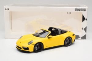 Porsche 911 992 Targa 4 GTS Amarelo Minichamps 1:18 153061064 Metal - imagem 6 de 6