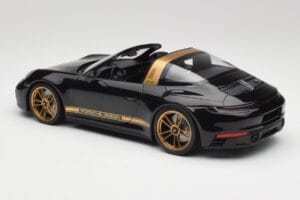 Porsche 911 992 Targa Porsche Design Preto & Dourado Concept Minichamps 1:18 PORSCHE001 Metal - imagem 5 de 6