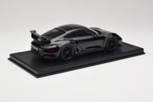 Porsche 911 992 TechArt GTstreet R Preto Com Jantes Pretas TechArt 1:18 REMC012 Resina - imagem 3 de 6