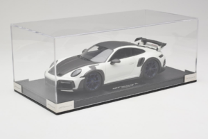 Porsche 911 992 TechArt GTstreet R Branco Com Jantes Azuis TechArt 1:18 REMC014 Resina - imagem 2 de 6