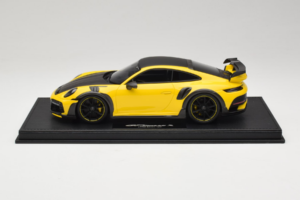 Porsche 911 992 TechArt GTstreet R Amarelo Com Jantes Pretas TechArt 1:18 REMC011 Resina