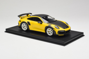 Porsche 911 992 TechArt GTstreet R Amarelo Com Jantes Brancas TechArt 1:18 REMC015 Resina - imagem 3 de 6