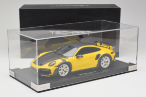 Porsche 911 992 TechArt GTstreet R Amarelo Com Jantes Brancas TechArt 1:18 REMC015 Resina - imagem 6 de 6