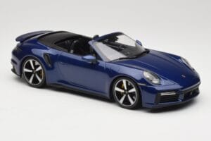 Porsche 911 992 Turbo S Cabriolet Blue Metallic Minichamps 1:18 155069081 Metal - imagem 4 de 6