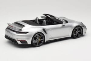 Porsche 911 992 Turbo S Cabriolet Prateado Minichamps 1:18 155069082 Metal - imagem 2 de 6