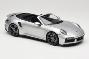 Porsche 911 992 Turbo S Cabriolet Prateado Minichamps 1:18 155069082 Metal - imagem 4 de 6