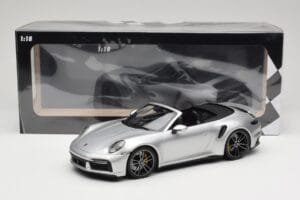 Porsche 911 992 Turbo S Cabriolet Prateado Minichamps 1:18 155069082 Metal - imagem 6 de 6
