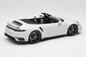 Porsche 911 992 Turbo S Cabriolet White Metallic Minichamps 1:18 155069080 Metal - imagem 2 de 6
