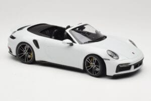 Porsche 911 992 Turbo S Cabriolet White Metallic Minichamps 1:18 155069080 Metal - imagem 4 de 6
