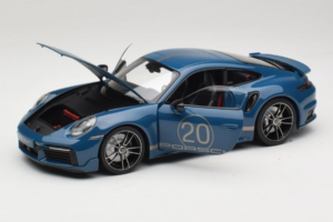 Porsche 911 992 Turbo S Coupe Sport Design Azul Minichamps 1:18 113069073 Metal - imagem 2 de 8