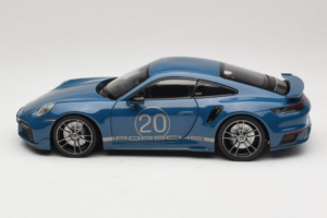 Porsche 911 992 Turbo S Coupe Sport Design Azul Minichamps 1:18 113069073 Metal - imagem 4 de 8