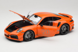 Porsche 911 992 Turbo S Coupe Sport Design Laranja Minichamps 1:18 113069074 Metal - imagem 2 de 8