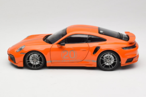 Porsche 911 992 Turbo S Coupe Sport Design Laranja Minichamps 1:18 113069074 Metal - imagem 4 de 8