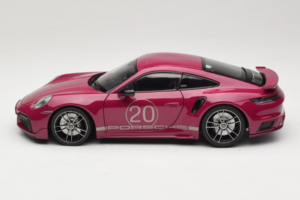 Porsche 911 992 Turbo S Coupe Sport Design Vermelho Minichamps 1:18 113069075 Metal - imagem 4 de 8