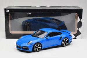 Porsche 911 992 Turbo S Gentian Azul Minichamps 1:18 155069074 Metal - imagem 6 de 6