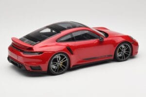 Porsche 911 992 Turbo S Vermelho Minichamps 1:18 155069070 Metal - imagem 2 de 6