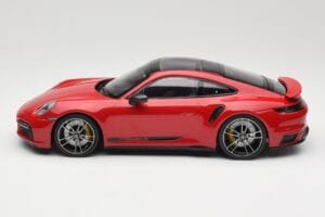 Porsche 911 992 Turbo S Vermelho Minichamps 1:18 155069070 Metal - imagem 3 de 6
