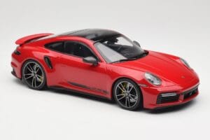 Porsche 911 992 Turbo S Vermelho Minichamps 1:18 155069070 Metal - imagem 4 de 6