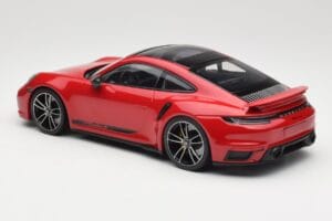 Porsche 911 992 Turbo S Vermelho Minichamps 1:18 155069070 Metal - imagem 5 de 6