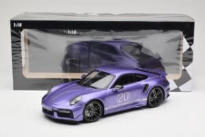 Porsche 911 992 Turbo S Sport Design Package Viola Metallic Minichamps 1:18 155069174 Metal - imagem 6 de 6