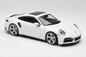 Porsche 911 992 Turbo S Branco Concept Minichamps 1:18 WAP0211620CNP Metal - imagem 4 de 6