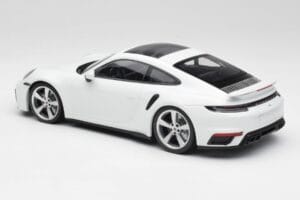 Porsche 911 992 Turbo S Branco Concept Minichamps 1:18 WAP0211620CNP Metal - imagem 5 de 6