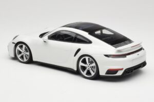 Porsche 911 Turbo S 992 Branco Minichamps 1:18 WAP0211620RTRB Metal - imagem 5 de 6