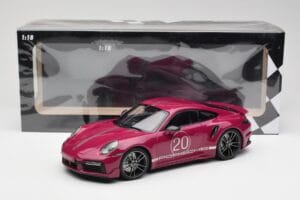 Porsche 911 992 Turbo S com Sport Design Package Vermelho Minichamps 1:18 155069172 Metal - imagem 6 de 6