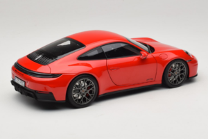 Porsche 911 992.2 Carrera 4 GTS Guards Red Norev 1:18 187171 Metal - imagem 3 de 8