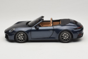 Porsche 911 992.2 Carrera Cabriolet Yachting Blue Norev 1:18 187180 Metal - imagem 4 de 8
