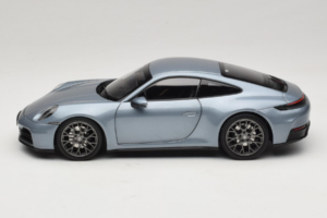 Porsche 911 992.2 Carrera Polar Silver Metallic Norev 1:18 187170 Metal - imagem 4 de 8
