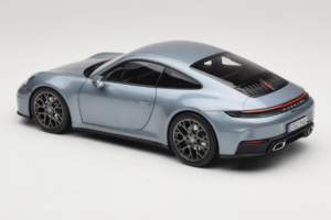 Porsche 911 992.2 Carrera Polar Silver Metallic Norev 1:18 187170 Metal - imagem 7 de 8