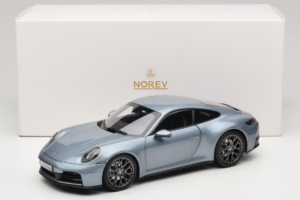 Porsche 911 992.2 Carrera Polar Silver Metallic Norev 1:18 187170 Metal - imagem 8 de 8