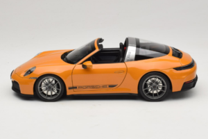 Porsche 911 992.2 Targa 4 GTS Bahama Yellow Norev 1:18 187190 Metal - imagem 5 de 10