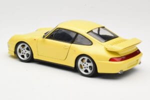 Porsche 911 993 Turbo S Amarelo UT Models 1:18 27836 Metal - imagem 7 de 8