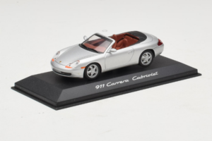 Porsche 911 996 Cabriolet Prata Minichamps 1:43 WAP02004097 Metal - imagem 2 de 4