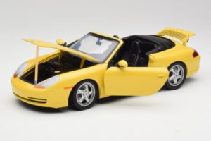 Porsche 911 996 Cabriolet Speed Amarelo UT Models 1:18 27906 Metal - imagem 2 de 8