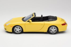 Porsche 911 996 Cabriolet Speed Amarelo UT Models 1:18 27906 Metal - imagem 4 de 8