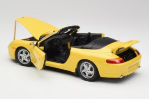 Porsche 911 996 Cabriolet Speed Amarelo UT Models 1:18 27906 Metal - imagem 5 de 8