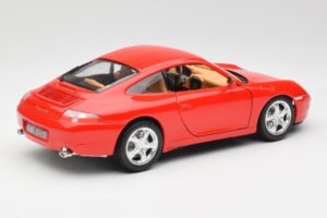 Porsche 911 996 Carrera 4 Vermelho Bburago 1:18 30085 Metal - imagem 3 de 8