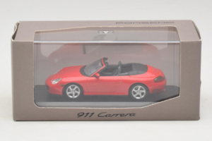 Porsche 911 996 Carrera 4S Cabriolet Vermelho Minichamps 1:43 400062831 Metal - imagem 4 de 4