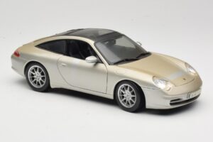 Porsche 911 996 Carrera 4S Prateado Maisto 1:18 WAP02102212 Metal - imagem 6 de 8