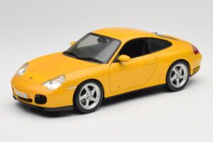 Porsche 911 996 Carrera 4S Amarelo Maisto 1:18 WAP02101610 Metal